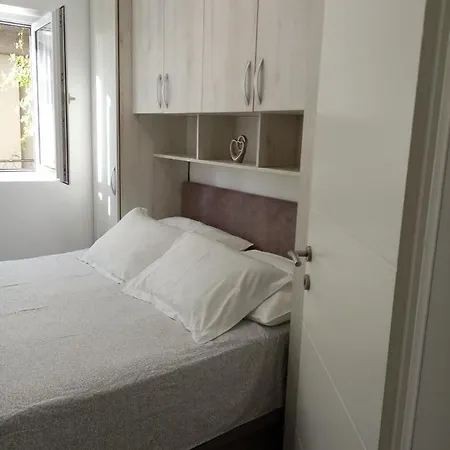 شقة Dvosobni Apartman Luka مْليني