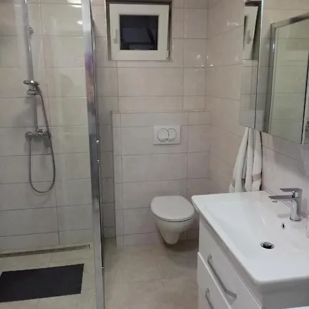 شقة Dvosobni Apartman Luka مْليني